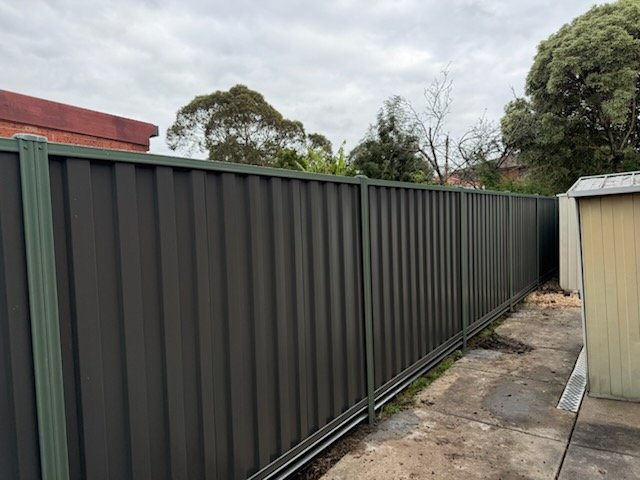 Colorbond fence with tidy posts and capping